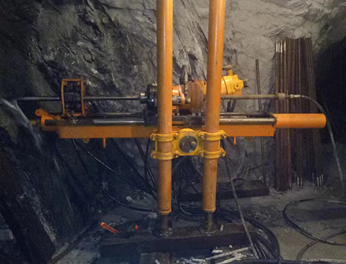 How to calculate the depth of borehole for geological exploration in tunnel?